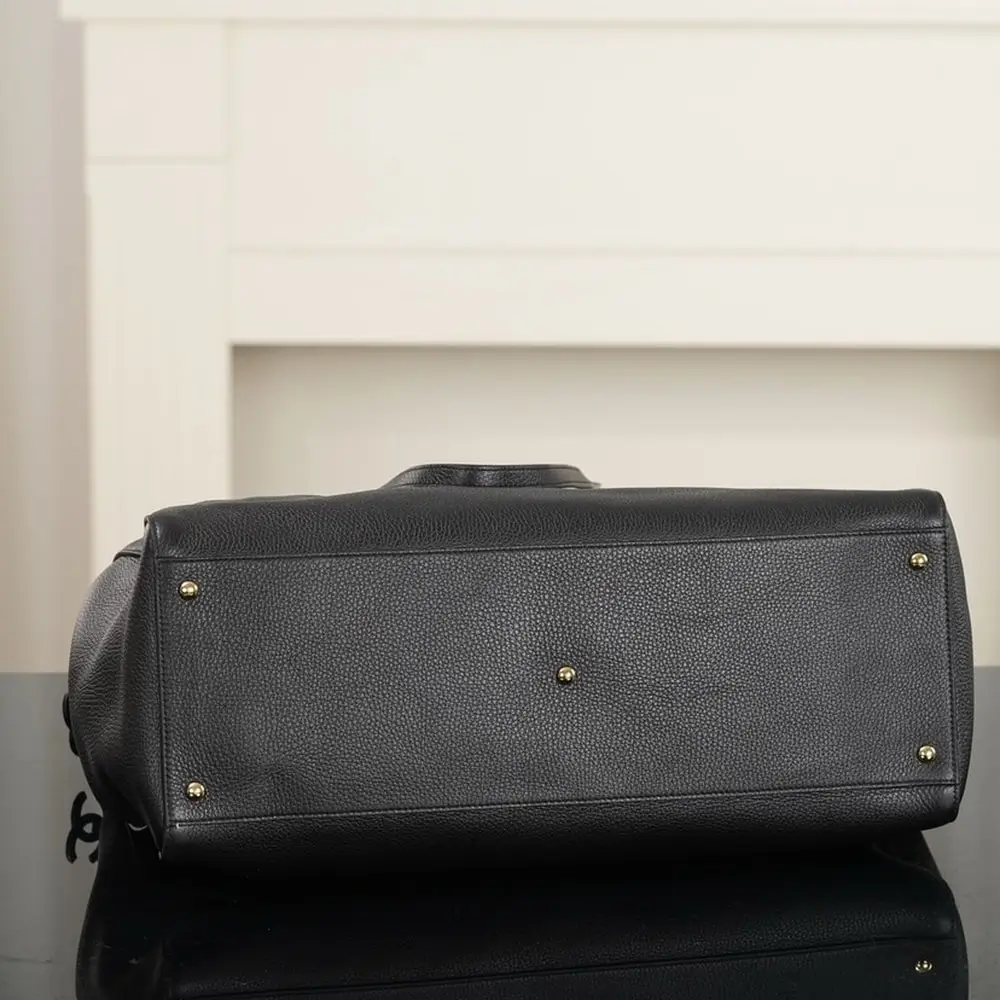 Image of the base of a large Chanel shopping bag