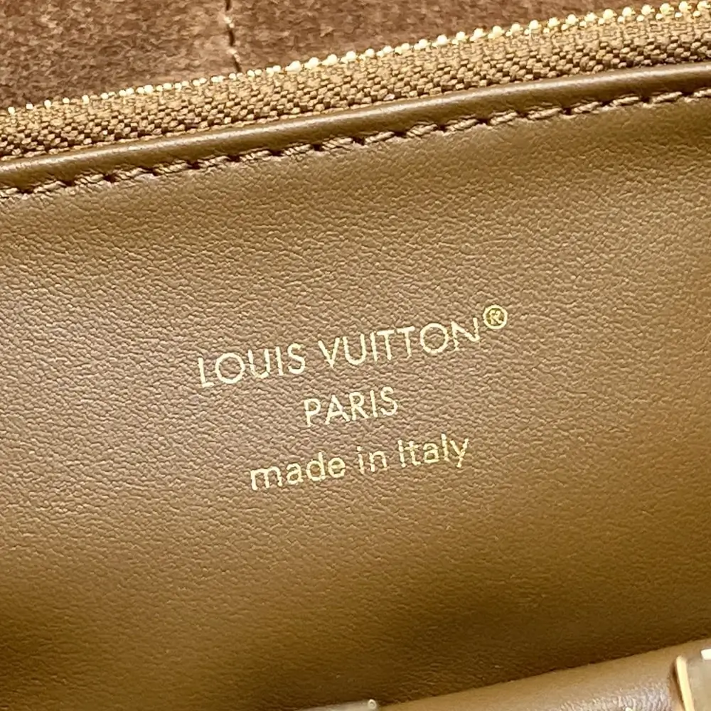 LV Capucines Edito Print Design